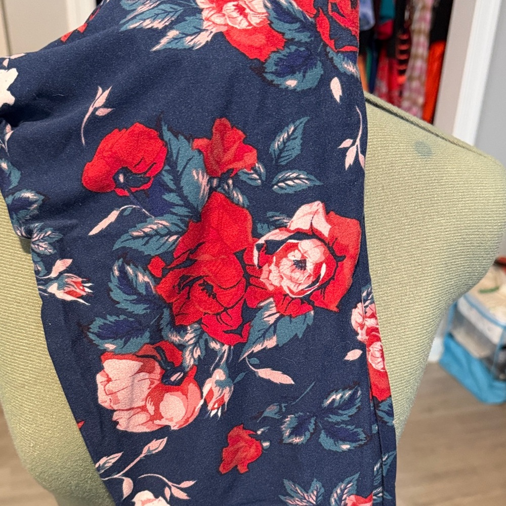LuLaRoe Floral TC Leggings - Red and Blue - Picture 2 of 2